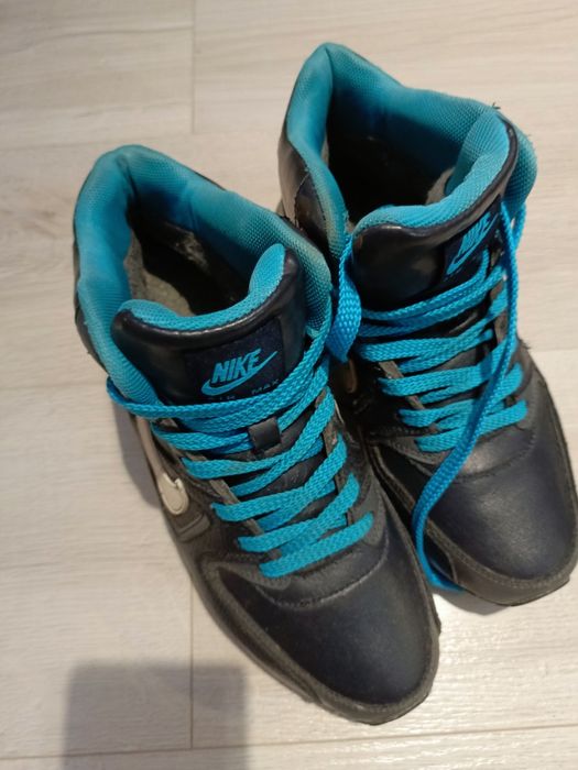 Продам зимове б/у взуття