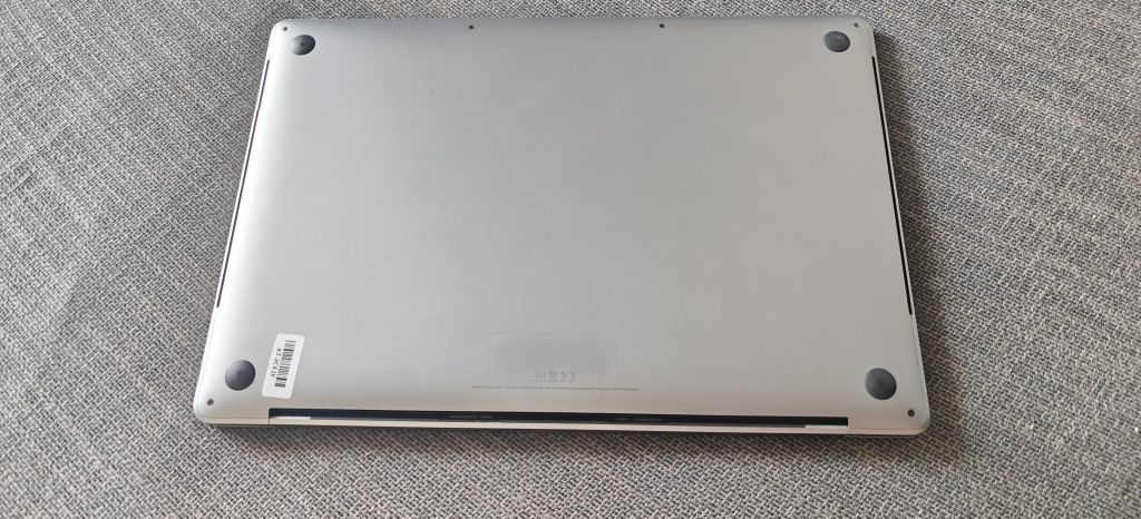 Apple MacBook Pro 16 A2141 16" i7-9750H 16 GB 500 GB
