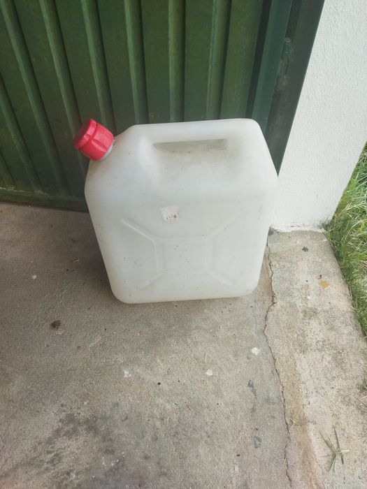 Lote de jerrican jerricans jerricã bidão bidons garrafão gasolina etc