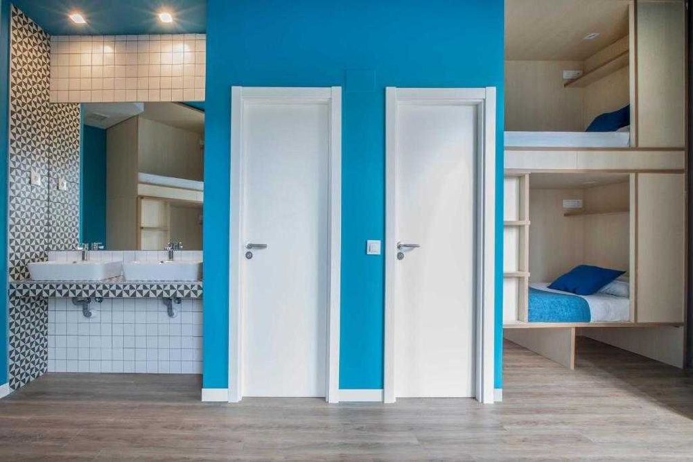 Чудовий хостел! Метро Теремки Київ! Без застави! Дзвоніть!