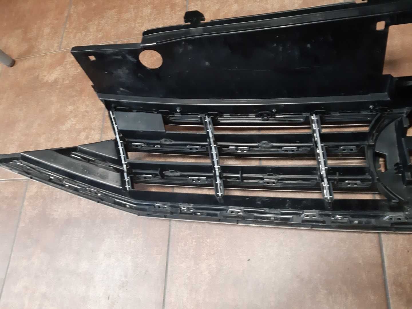 VW Passat B8 R-line Lift atrapa grill