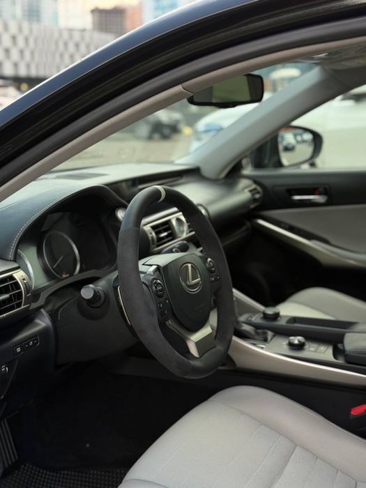 Lexus IS 300h 2016