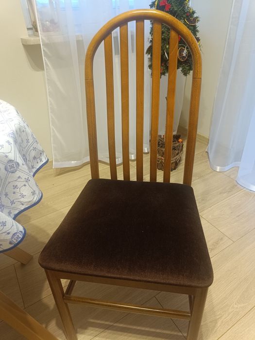 Komplet 6 krzeseł  FAMEG