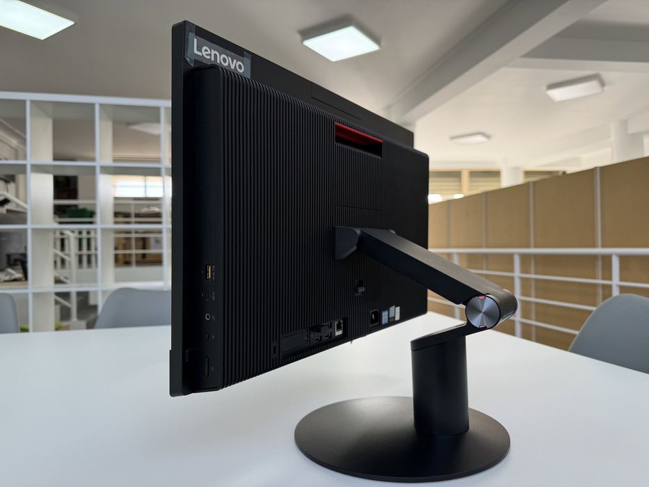 All-In-One Lenovo M820z AIO  | i5-8Gen | 16GB | M.2 256GB | WIN 11 Pro | 1 ANO GARANTIA