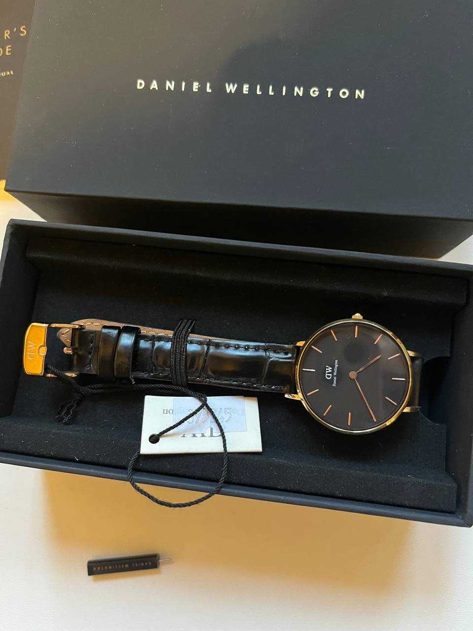 Женские наручные часы DANIEL WELLINGTON PETITE READING DW00100167