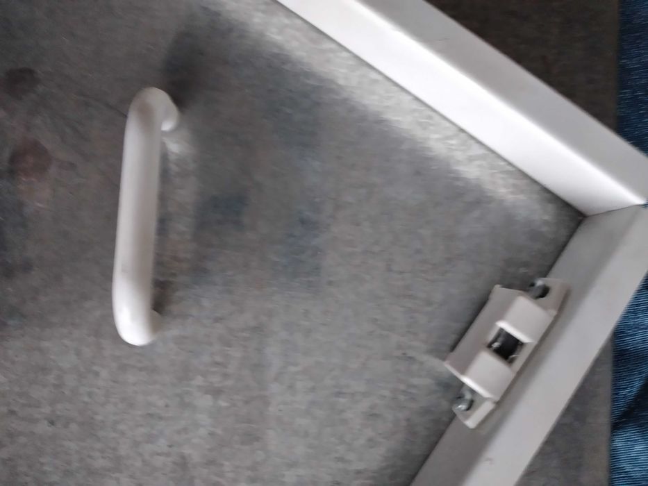 Solidne drzwiczki rewizyjne metalowe 25x30 cm na magnes NOWE