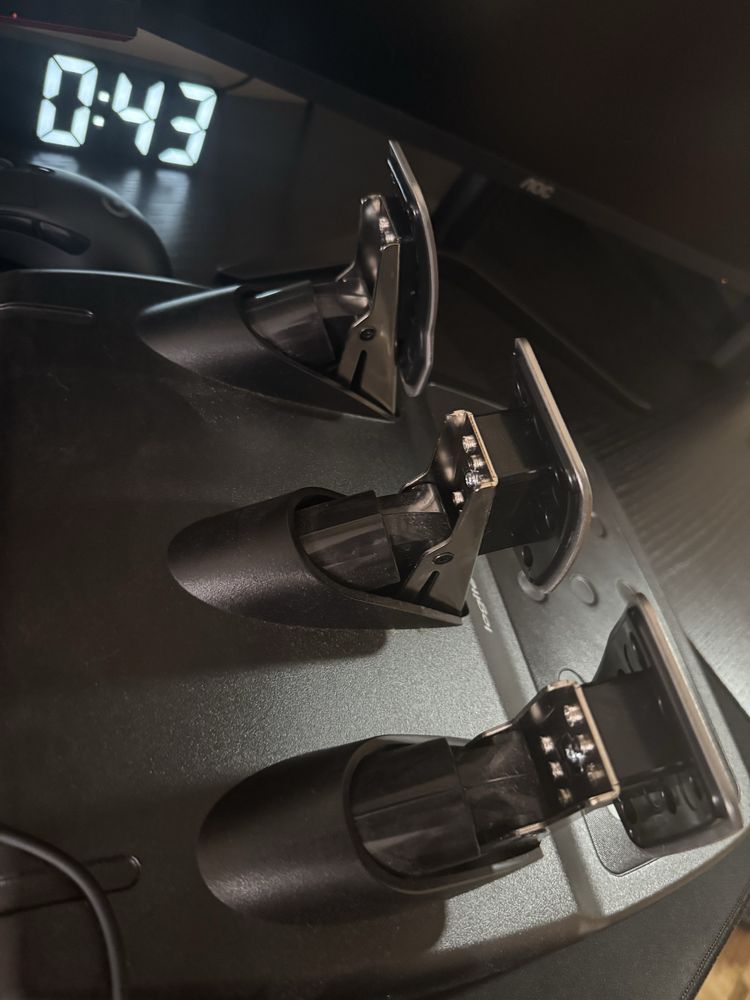 Volante G29 PC/PS4 com mudanças sem marcas de uso