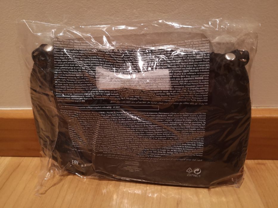 Clutch/Mala de cerimónia preta com lantejoulas,nova "Oriflame"