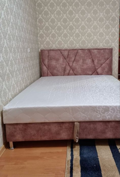 Продам двохспальне ліжко з підйомним механізмом і матрацом