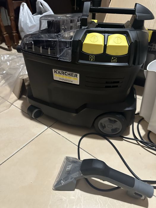 Продам karcher puzzi 8/1
