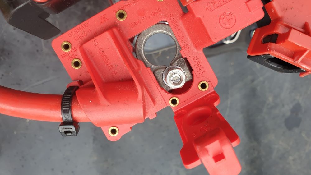 Bmw f07 5gt f10 f11 klema pirotechniczna plusowa