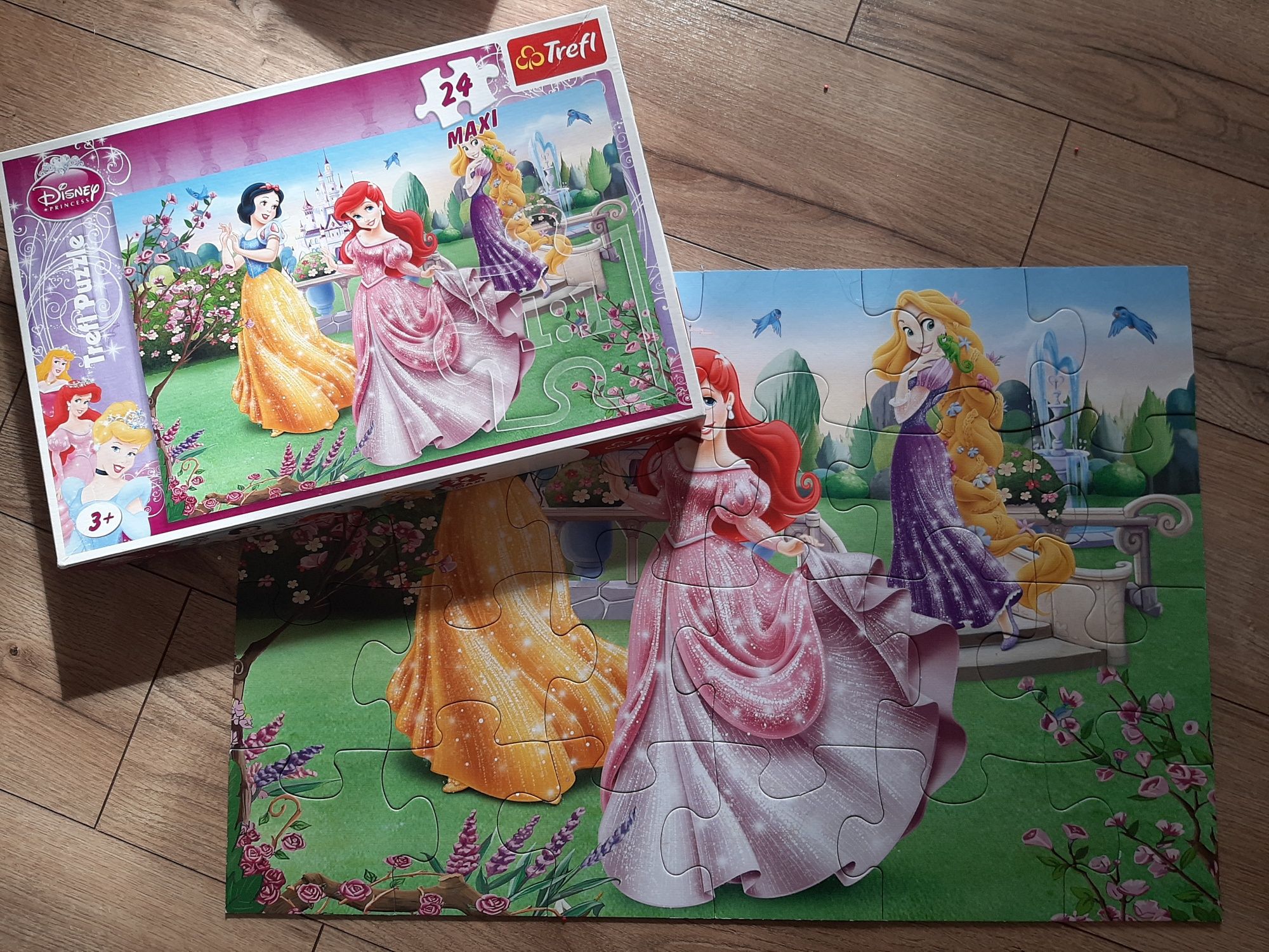 Duże puzzle MAXI Trefl dla dzieci 24 szt 3+ Ksiezniczki
