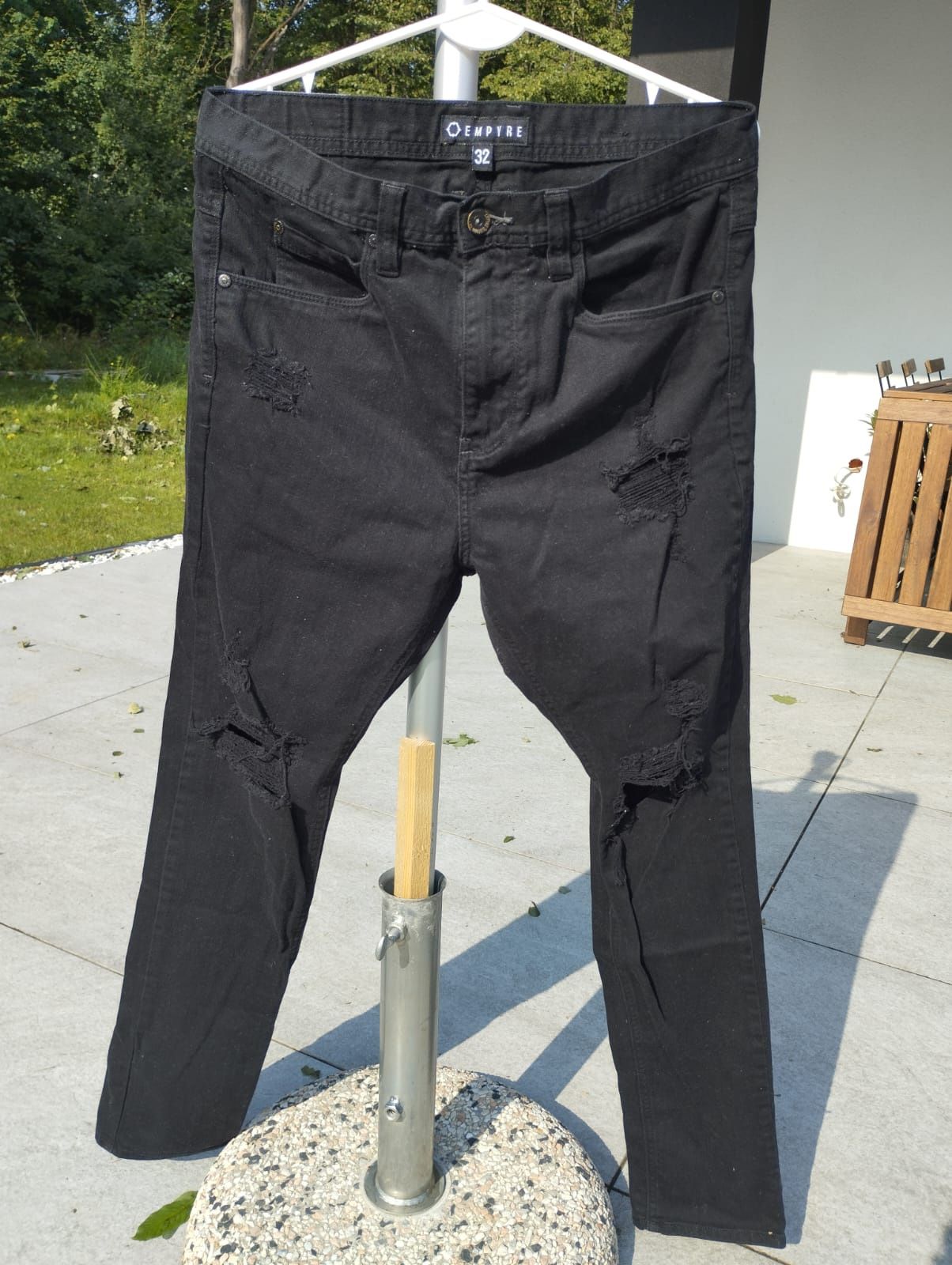 Spodnie Jeansy czarne EMPYRE 32