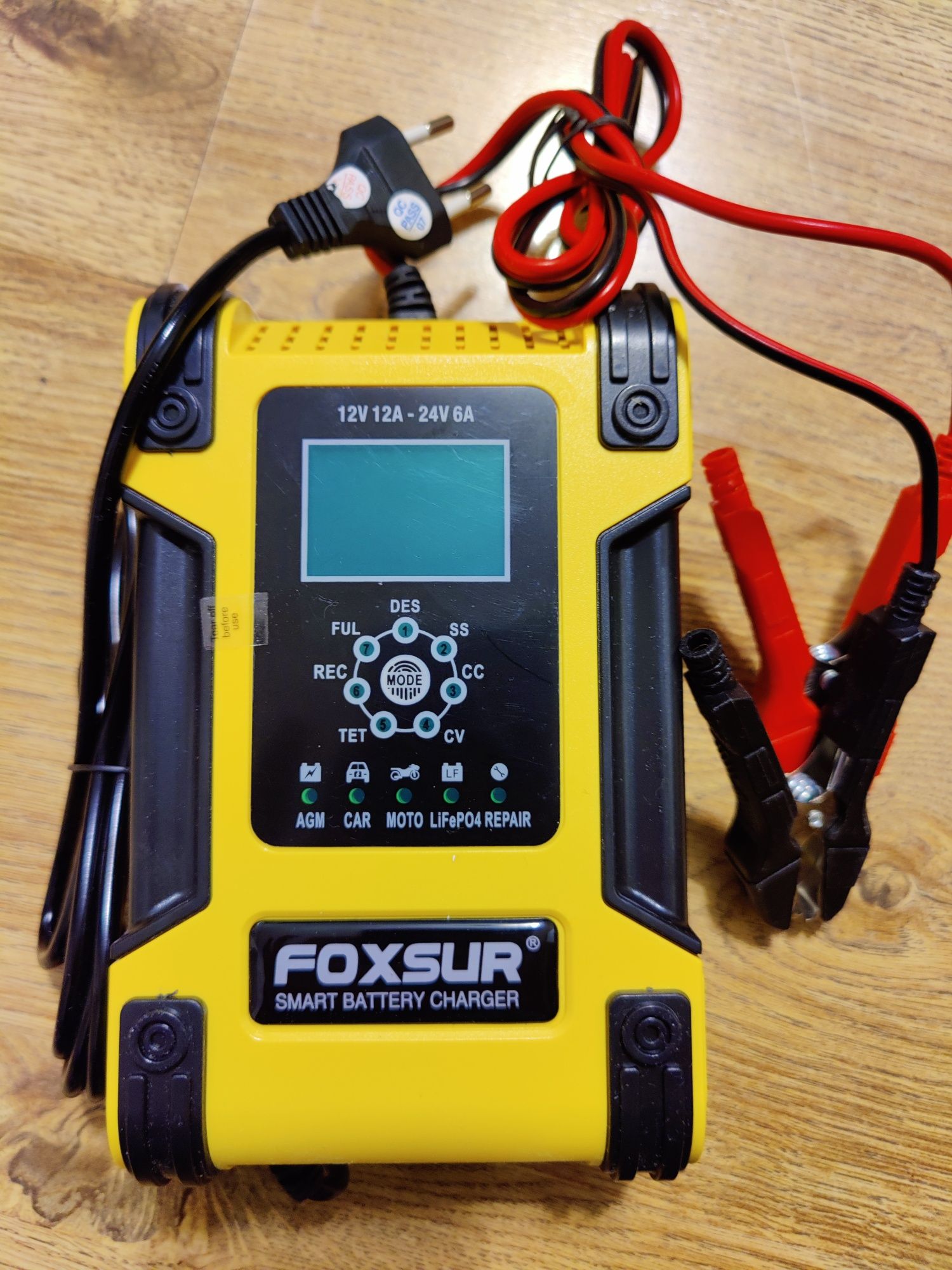 Зарядний пристрій Foxsur 12V(12A) 24V(6A)