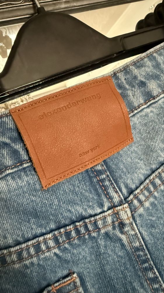 Голубые джинсы Alexander Wang