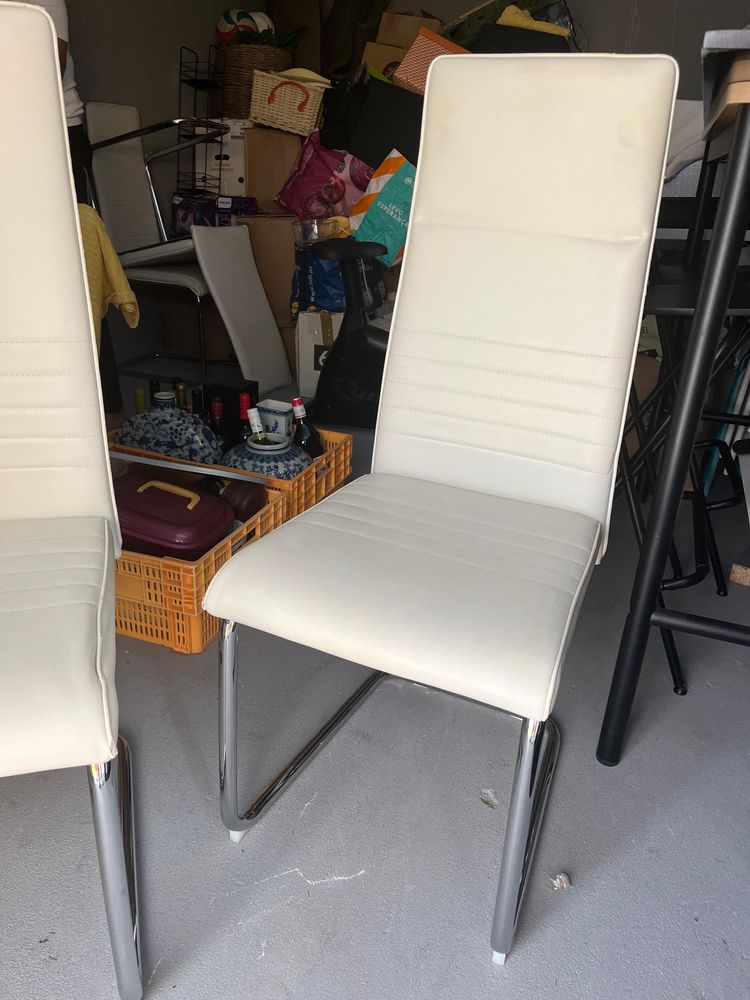 Conjunto de mesa e 4 cadeiras jantar