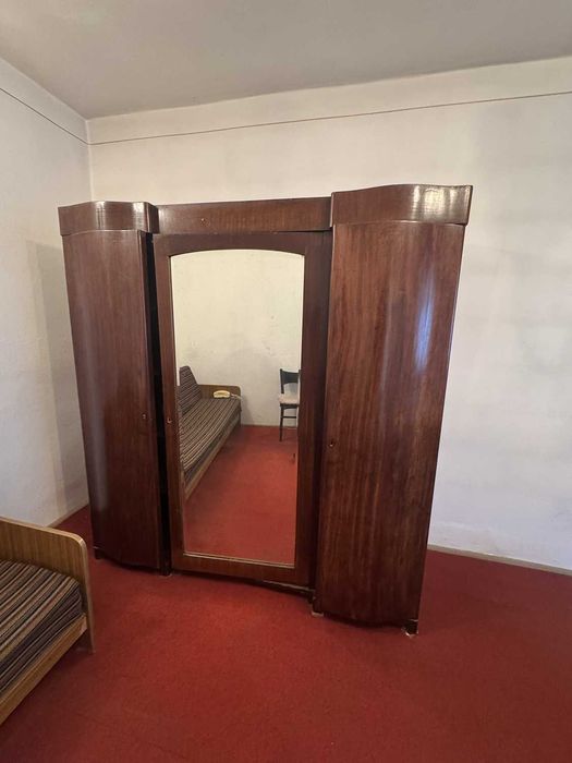 Stara szafa 3 modułowa z lustrem