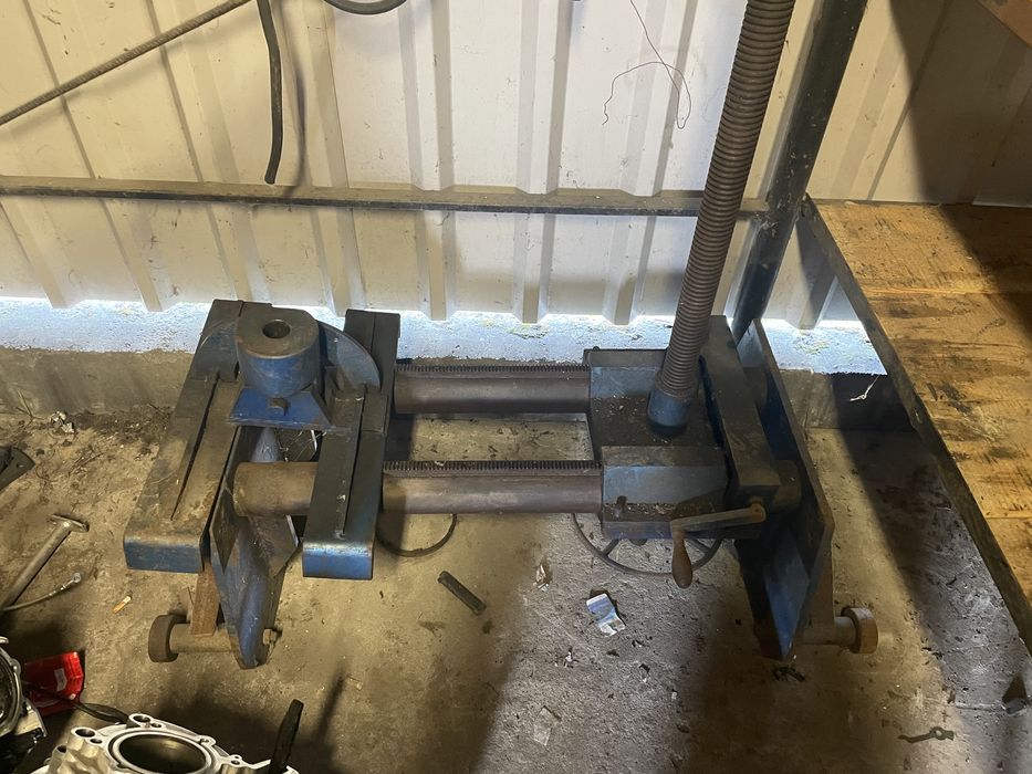 Podnosnik kanalowy TIR