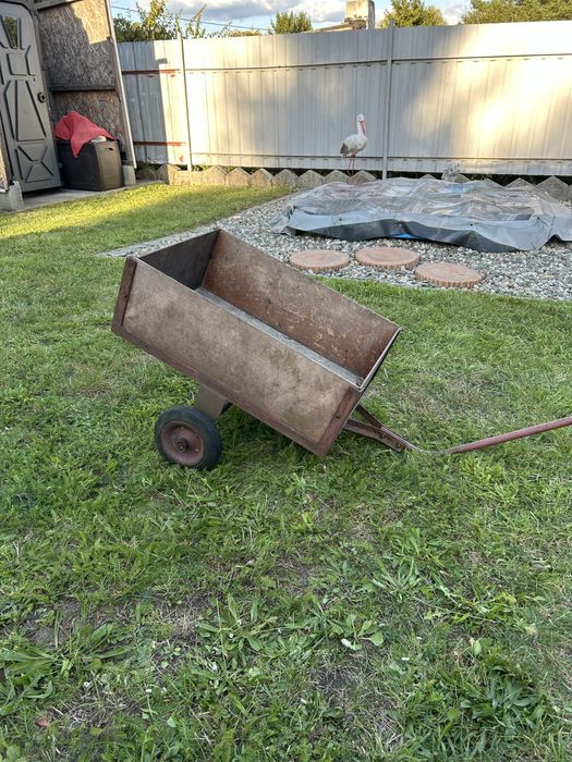 Solidny wózek ogrodowy