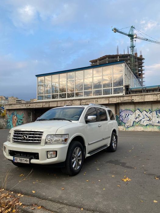 Infiniti QX56 2008год рестайл.