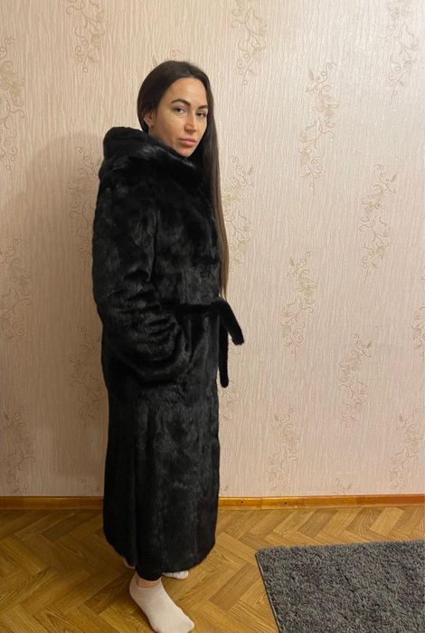 Продам нову шубу , нема куди одягати