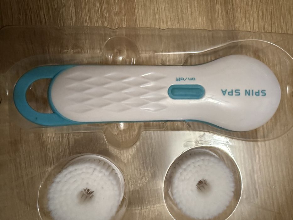 Щітка масажна для чищення обличчя та тіла Spin Spa Face