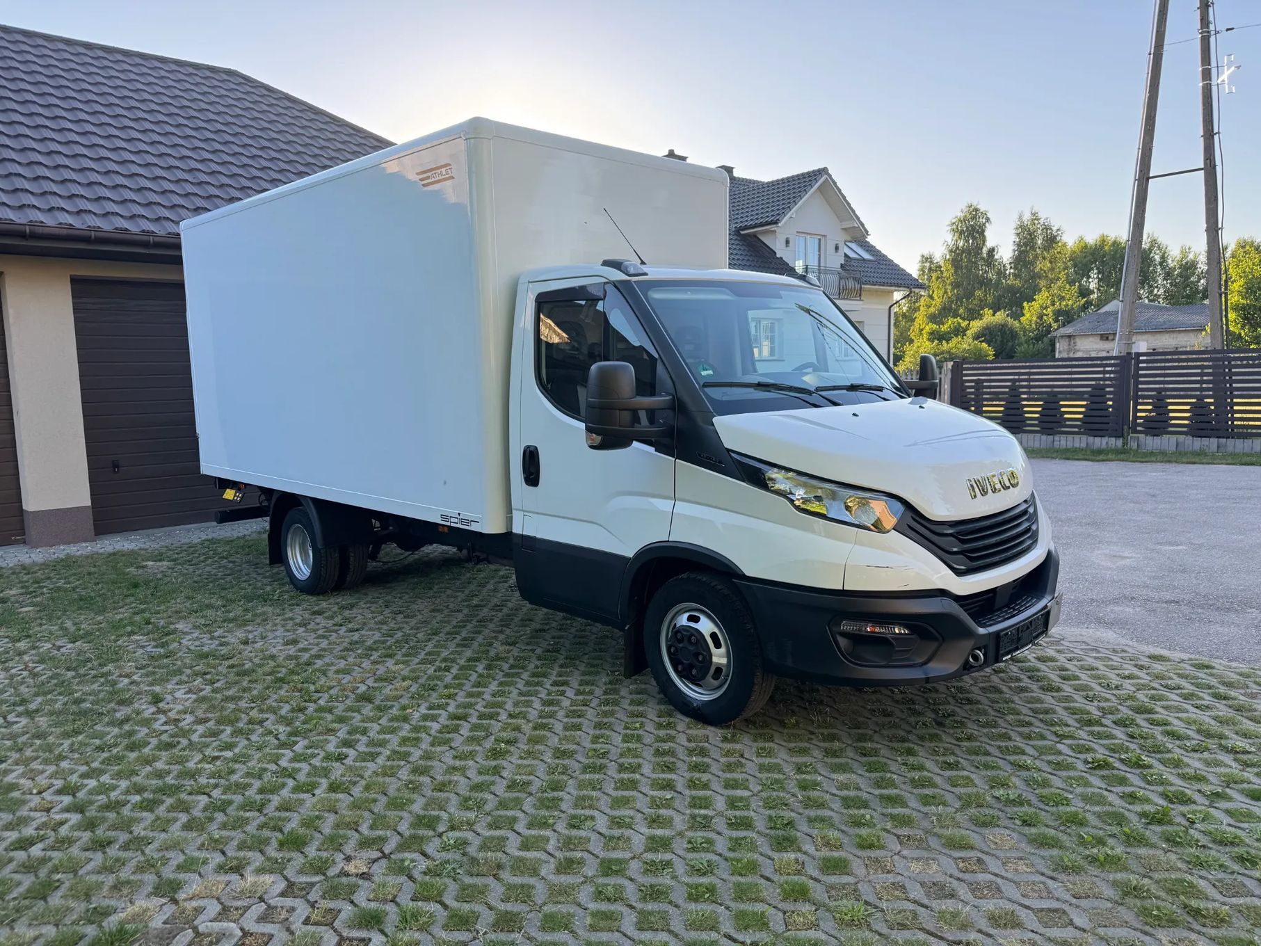 Iveco Daily 35c16 Kontener Winda Bliźniak  daily 35c16 * 2022  * Winda Palfinger * Bliźniak * Kontener