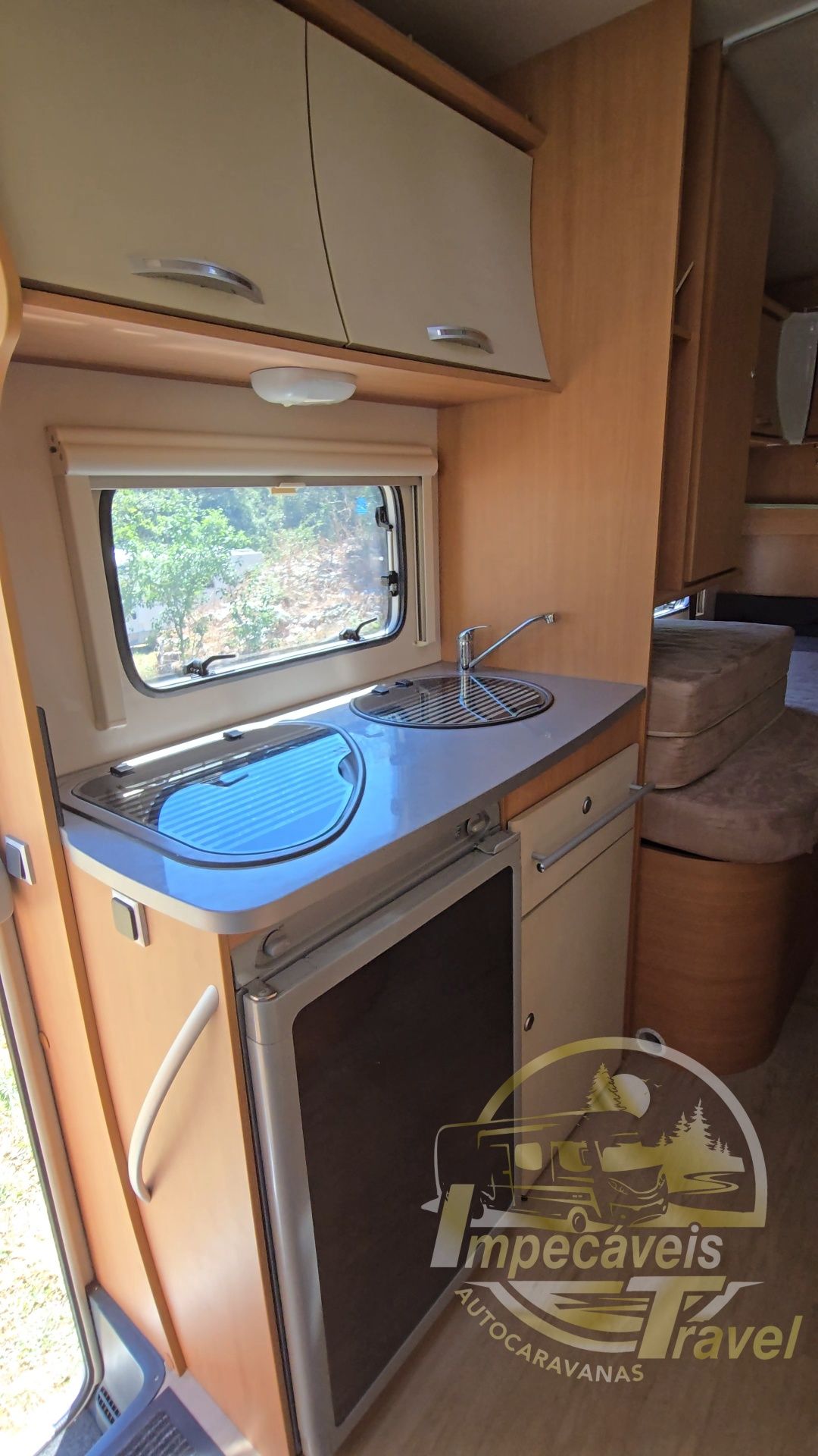 Autocaravana challenger Genesis 46 - camas gémeas + cama basculante