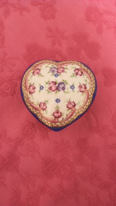 Várias peças de Porcelana Decorativas