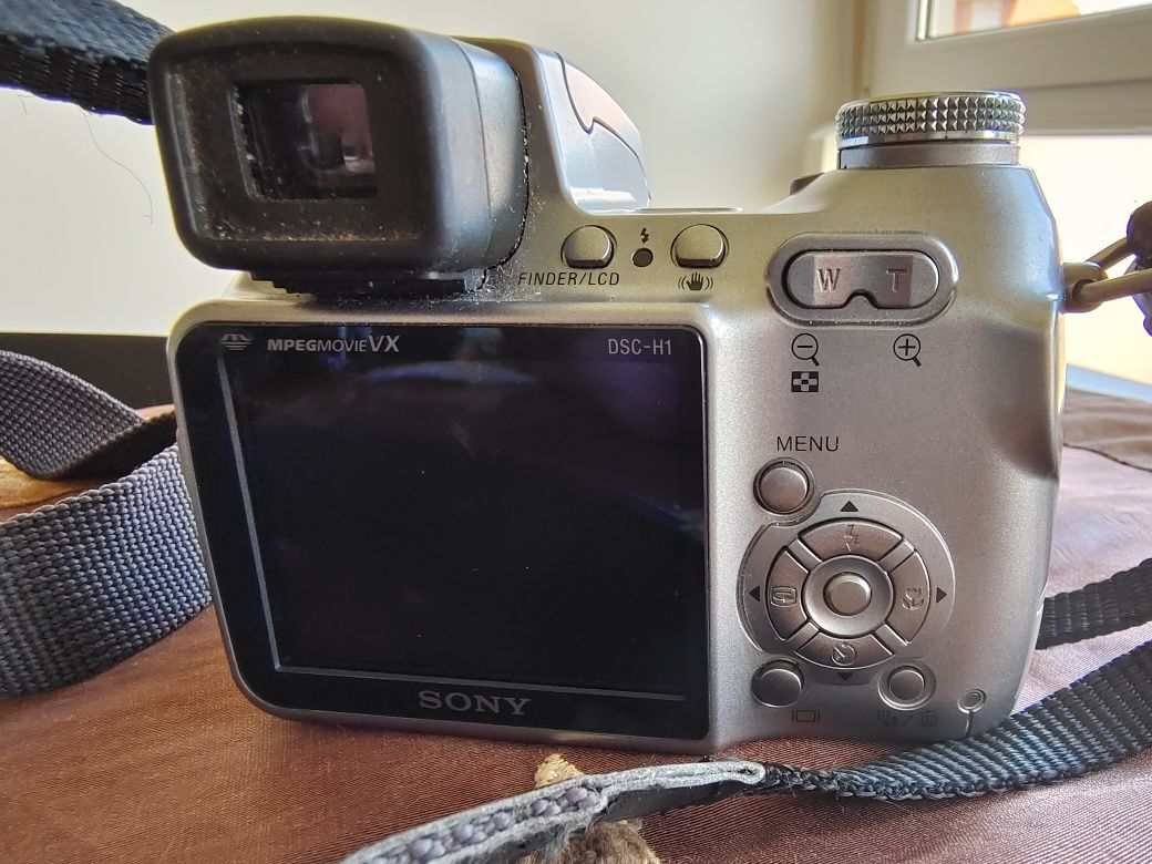 Máquina fotográfica Sony DSC-H1