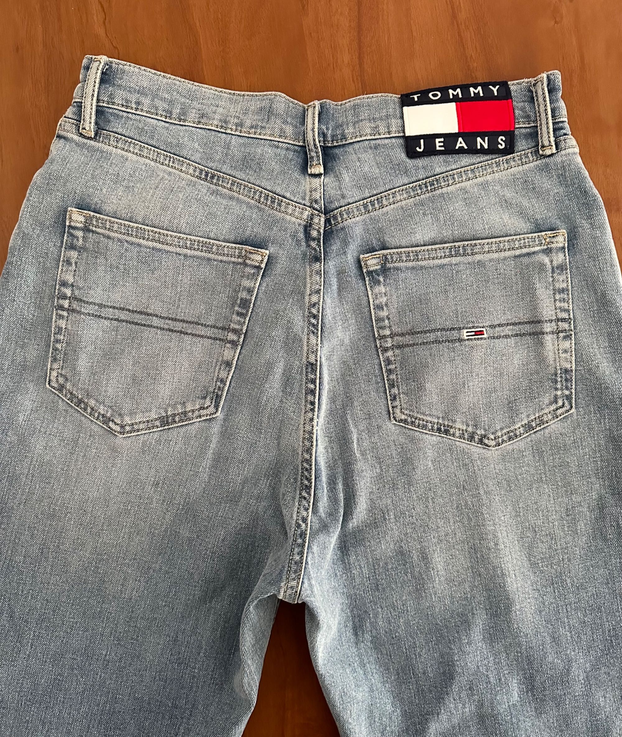 Продам джинсы женские Tommy Jeans р. 28/32.