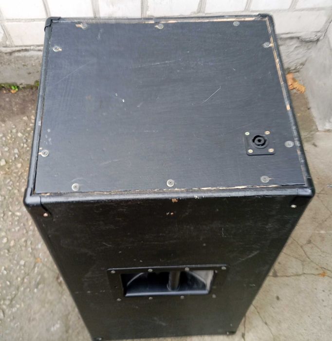 Продам рупорные корпуса 2 шт, для 3-х полосной системы