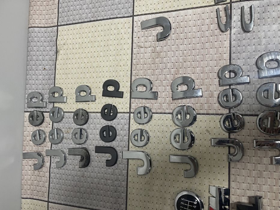 Шильдик (напис, емблема) Jeep Compass Patriot Renegade Golf