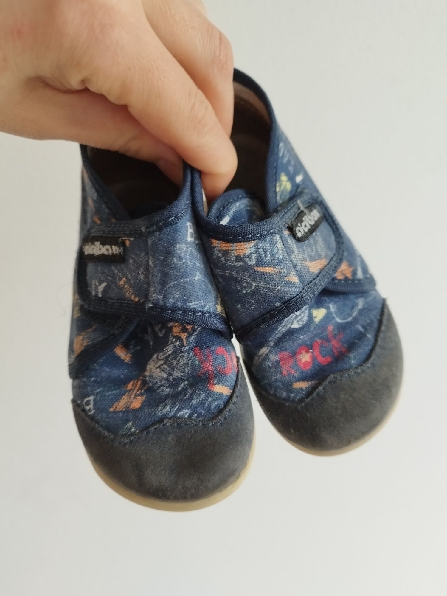 Buty dla chłopca na rzepy kapcie  ciciban