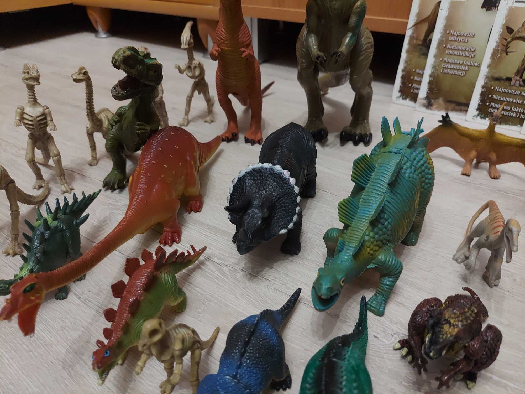 dinozaury plastikowe