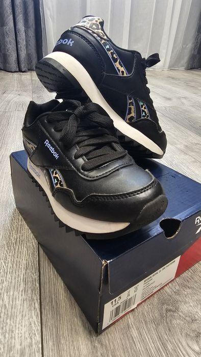 Кросівки фірми Reebok, puma,nike,adidas