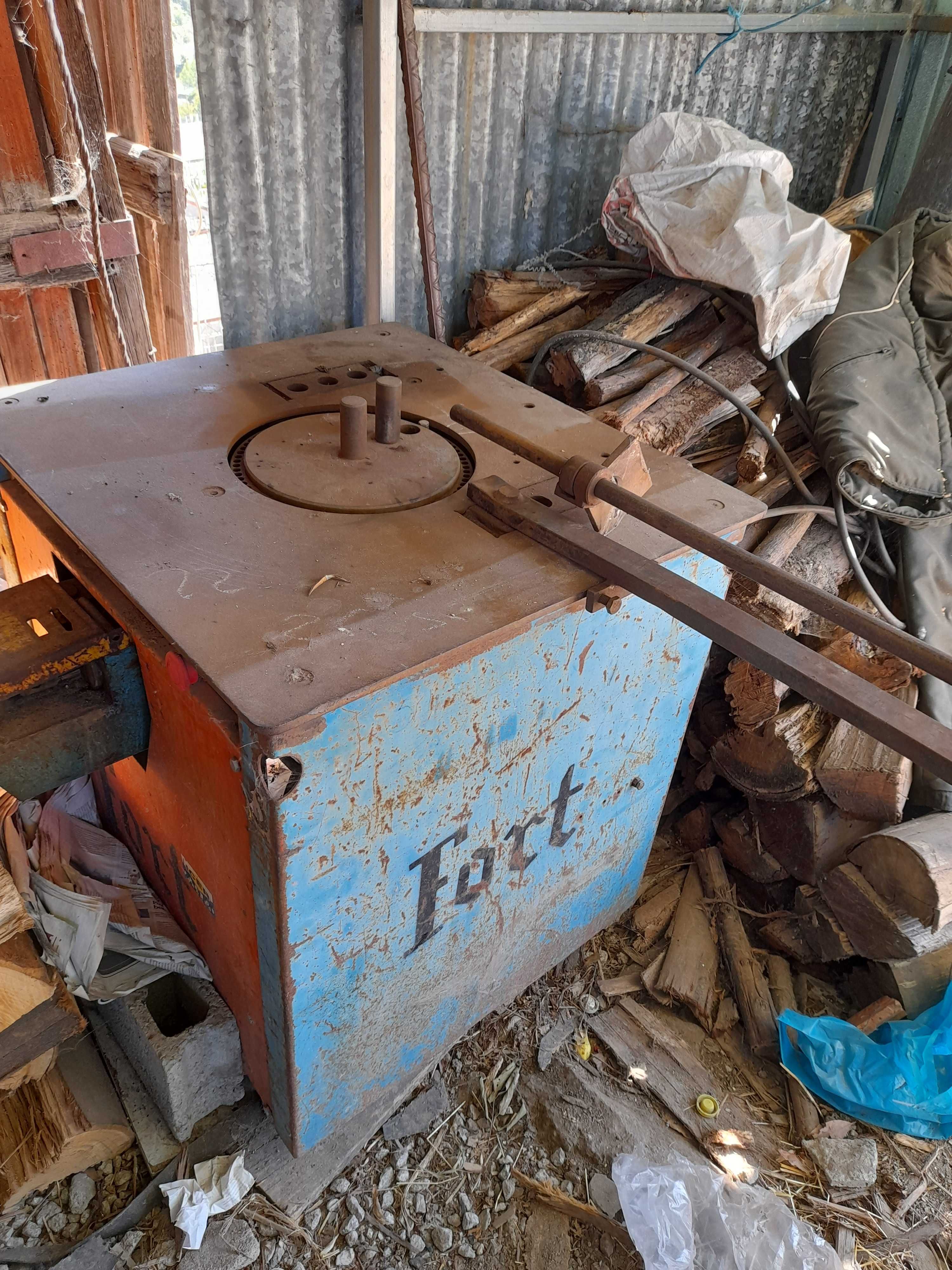 Maquina de corte e molde de ferro