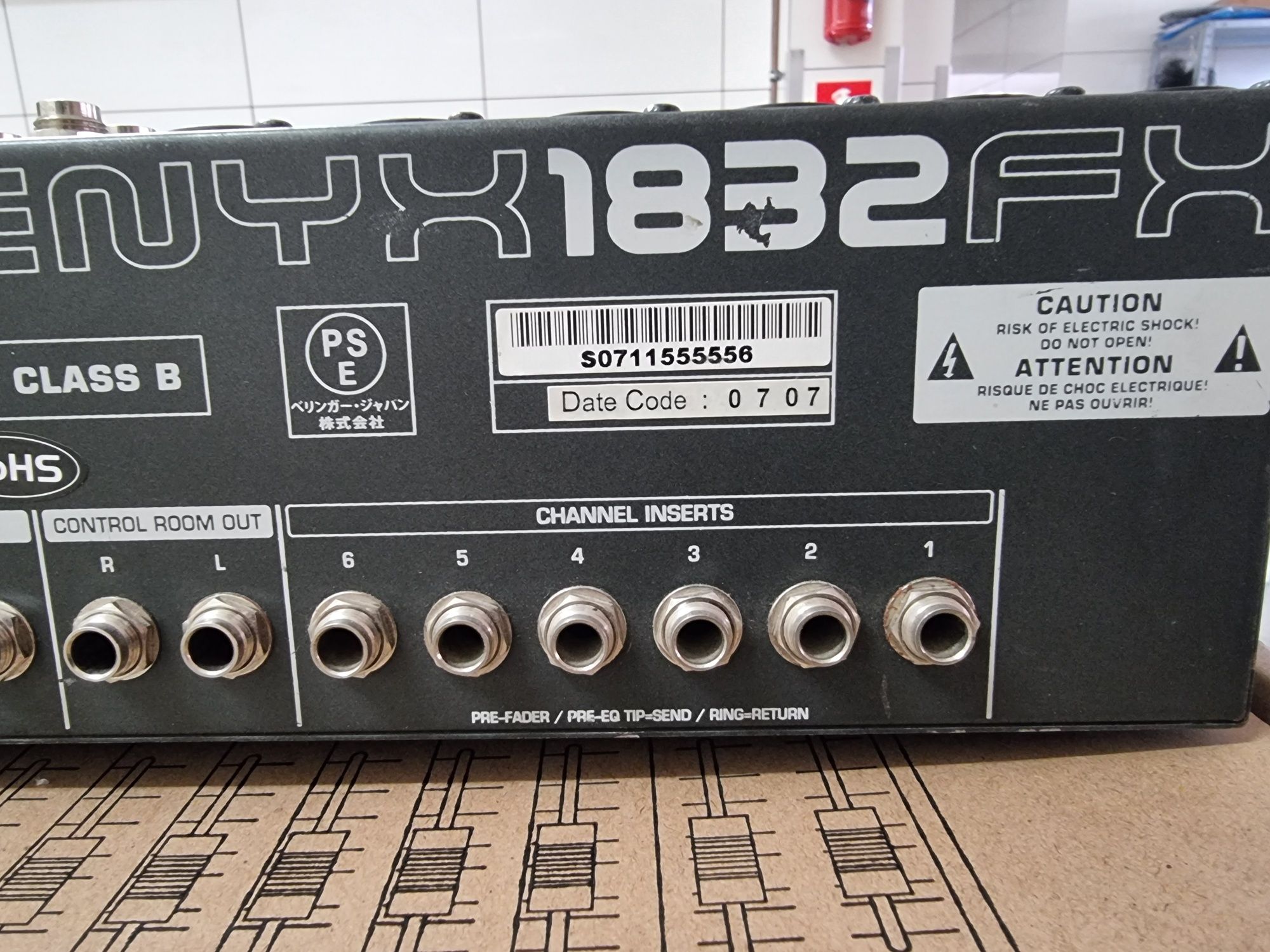 Mikser Behringer xenyx 1832 FX