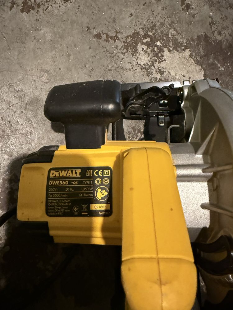 Piła tarczowa Dewalt DWE560
