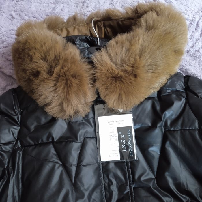 Куртка жіноча розмір М, L з хутром на капюшоні