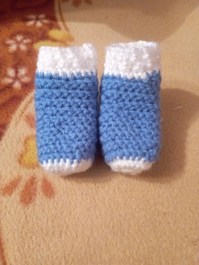 В'язані носочки для новонароджених