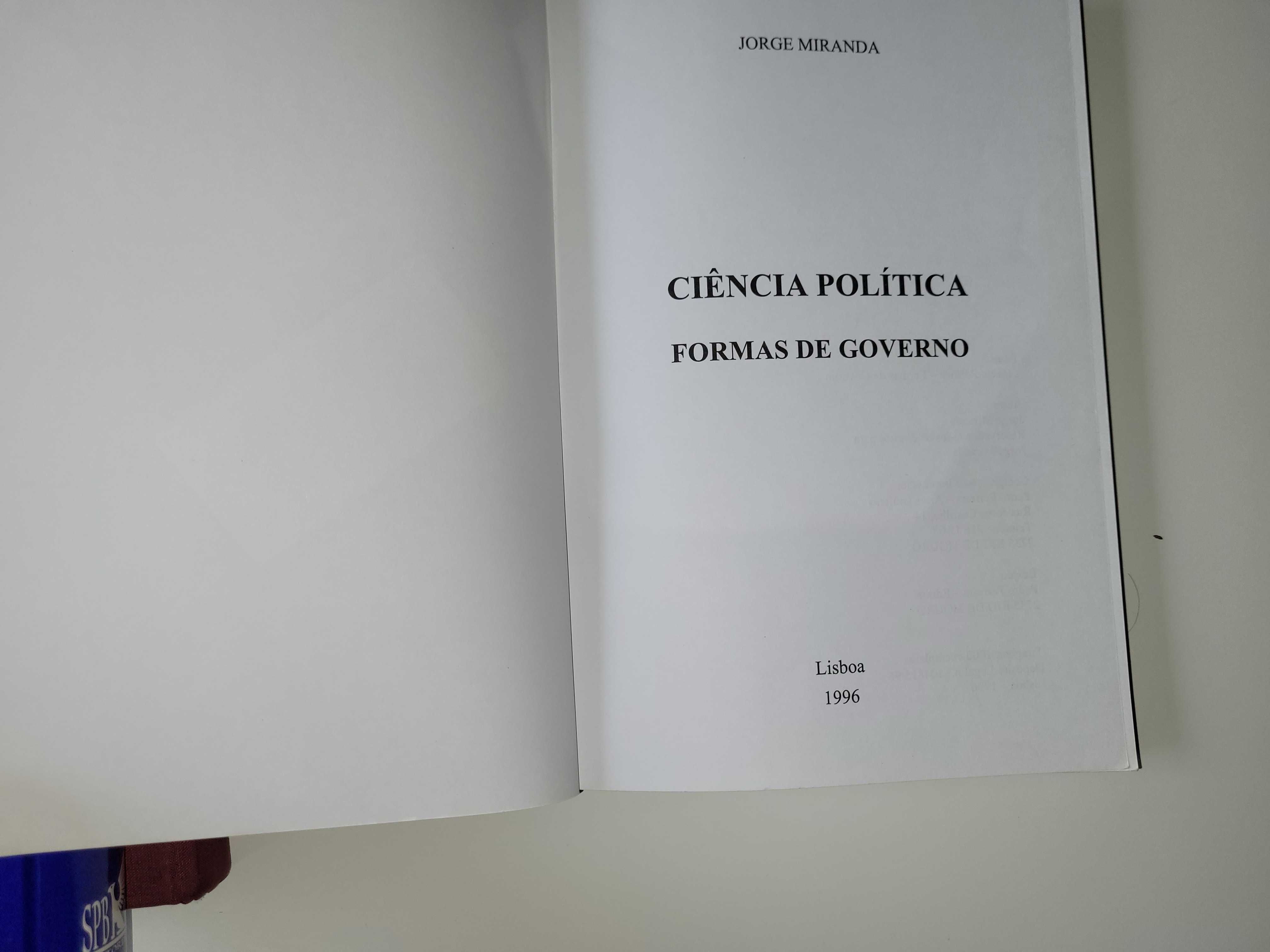 Livros de Direito e Ciência Política