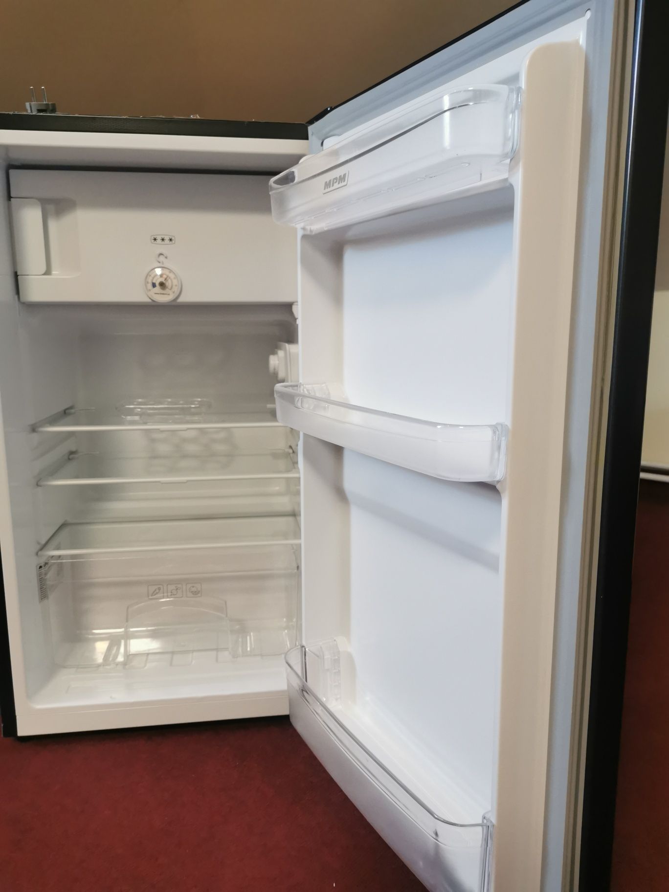 Lodówka MPM mała