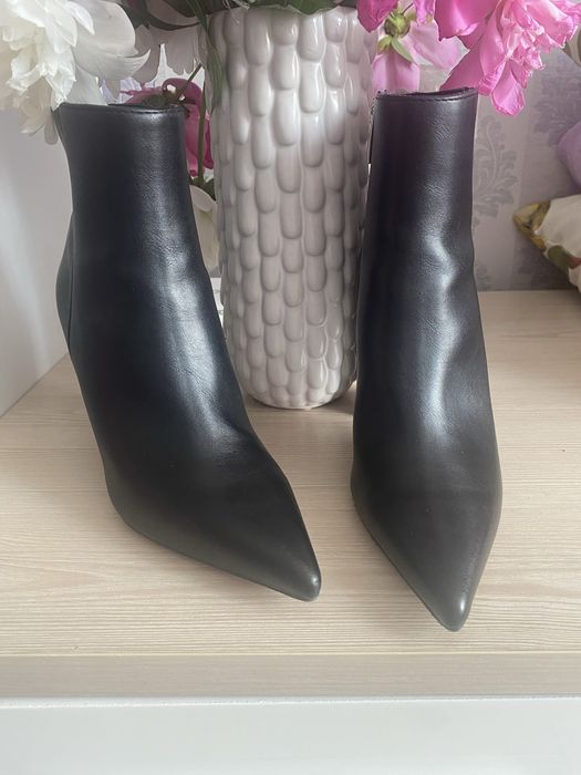 Ботинки Mango 35р на каблуке с длинним носком