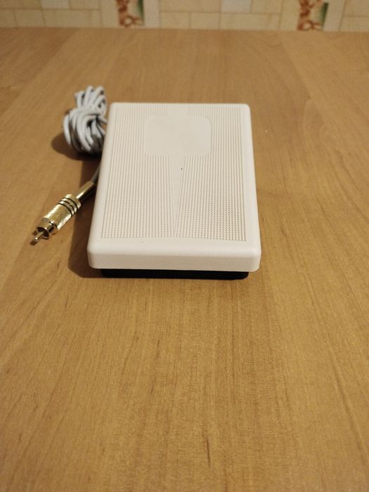 Ножна педаль від апарату перманентного макіяжу-татуажу