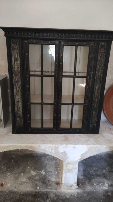 Armário rústico de madeira