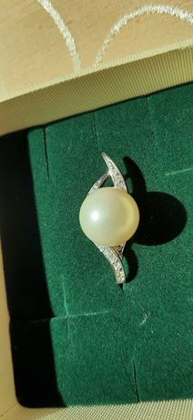 Elegancka srebrna zawieszka z perłą i cyrkoniami