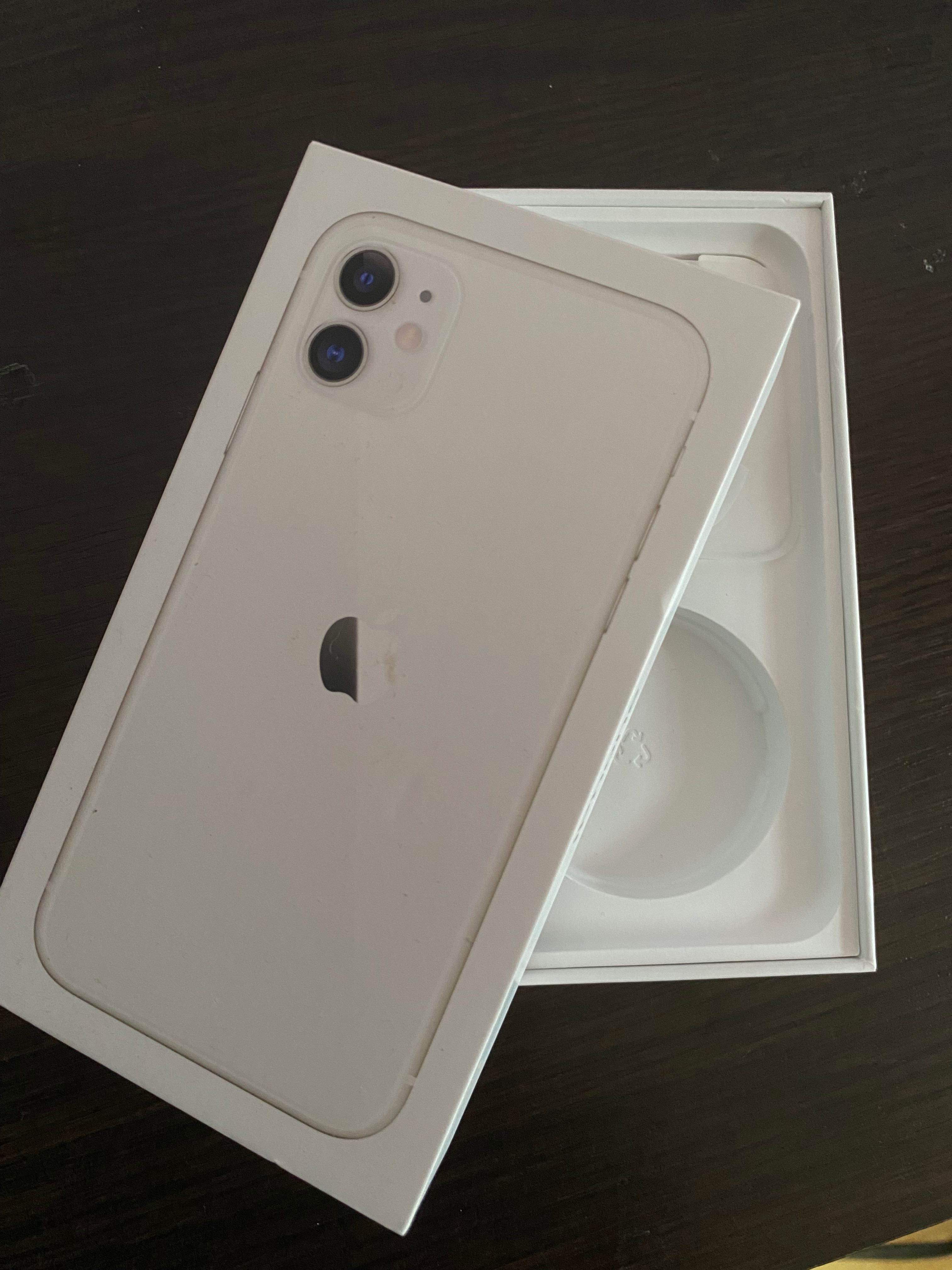Продається iPhone 11 в ідеальному стані.