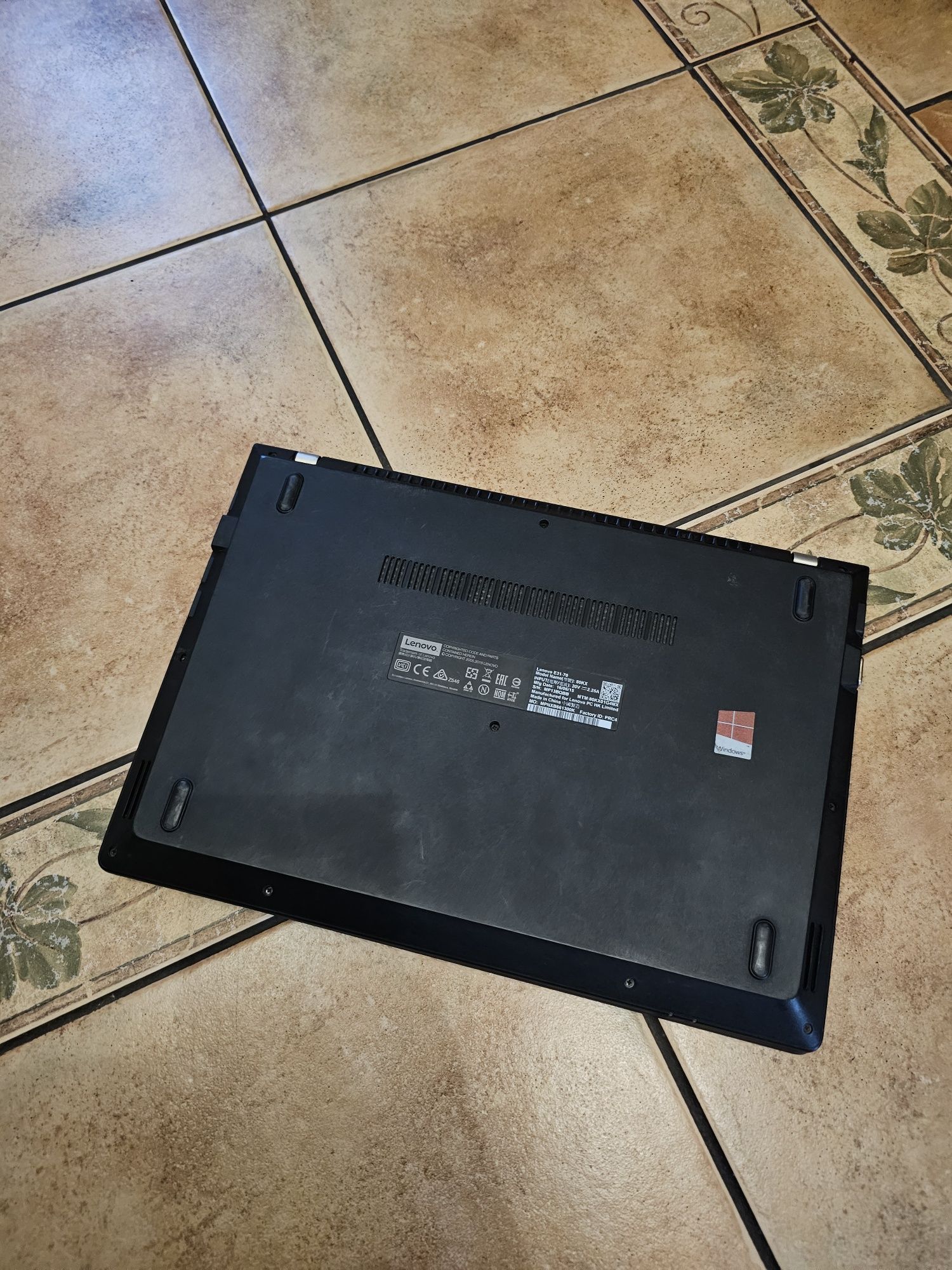 Laptop Lenovo E31-70 i3-5 gen sprawna bateria