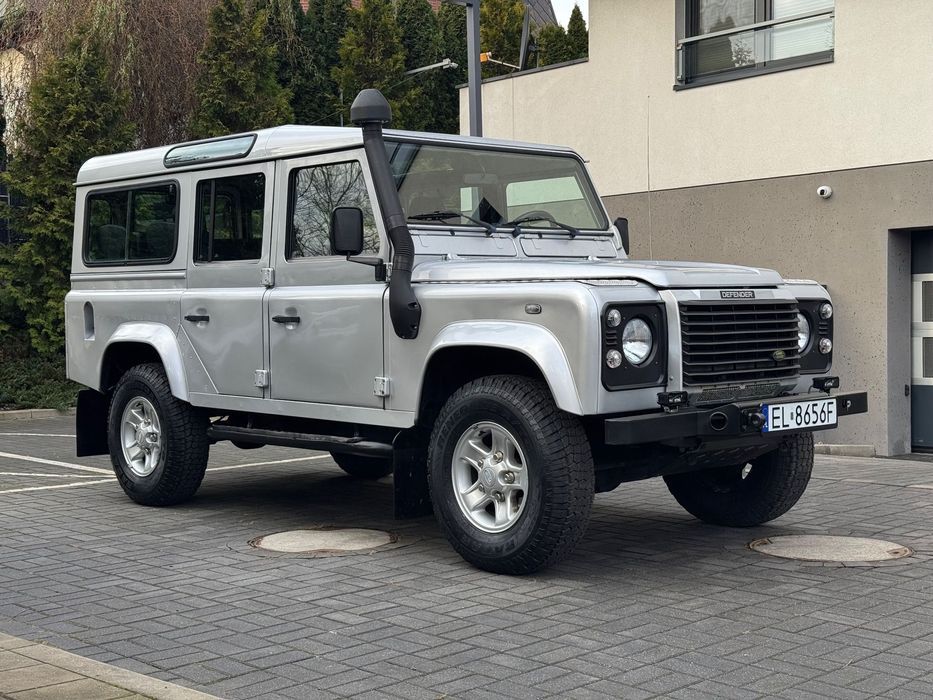 Land Rover Defender 110 TD5, 9 osobowy, z klimatyzacją - w bardzo fajnym stanie.